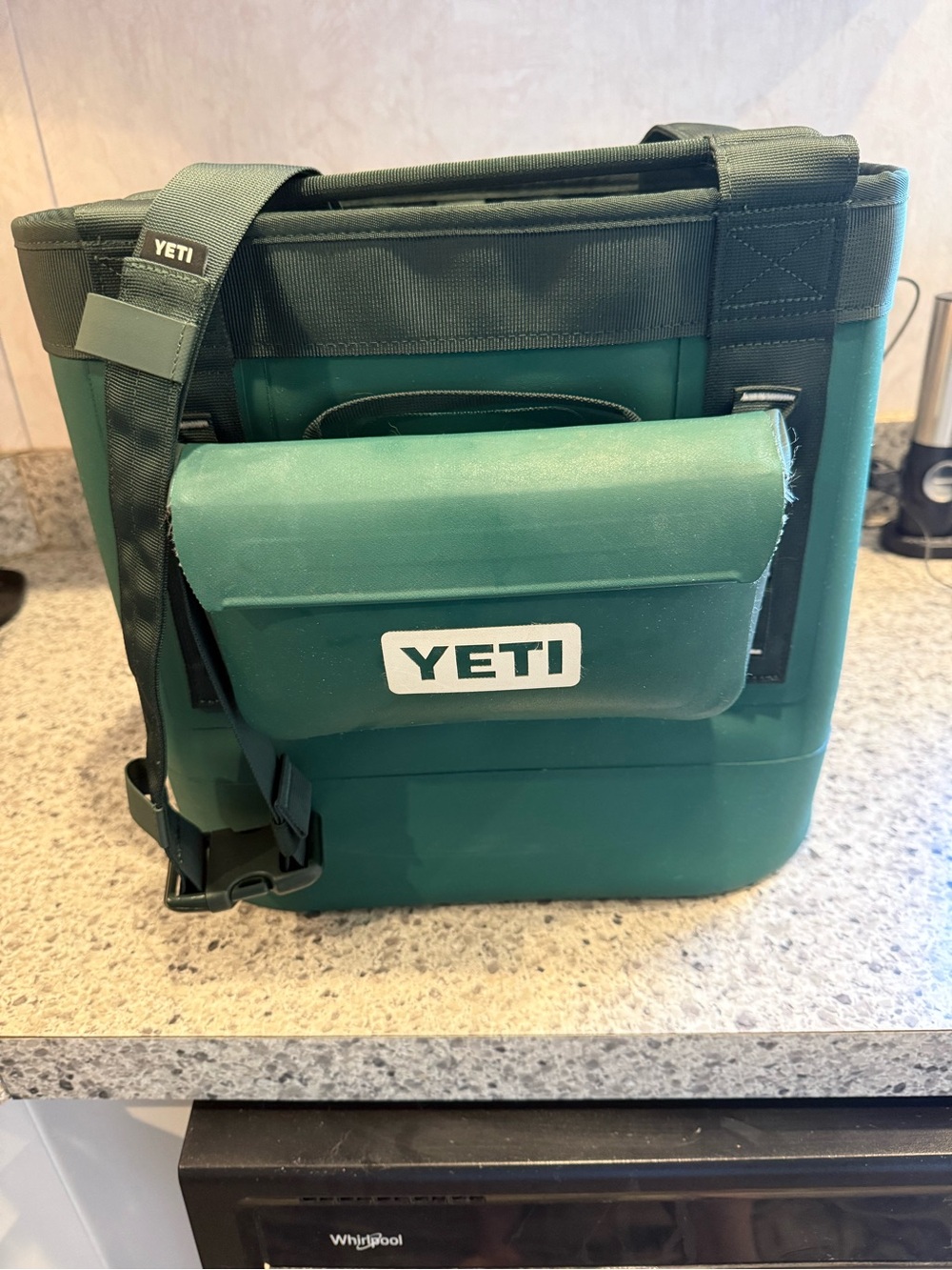 Yeti Camino 20L with 1L sidekick